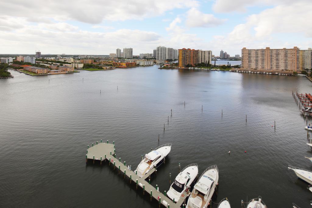 Miami Waterfront Apartments Sunny Isles Beach Exterior foto